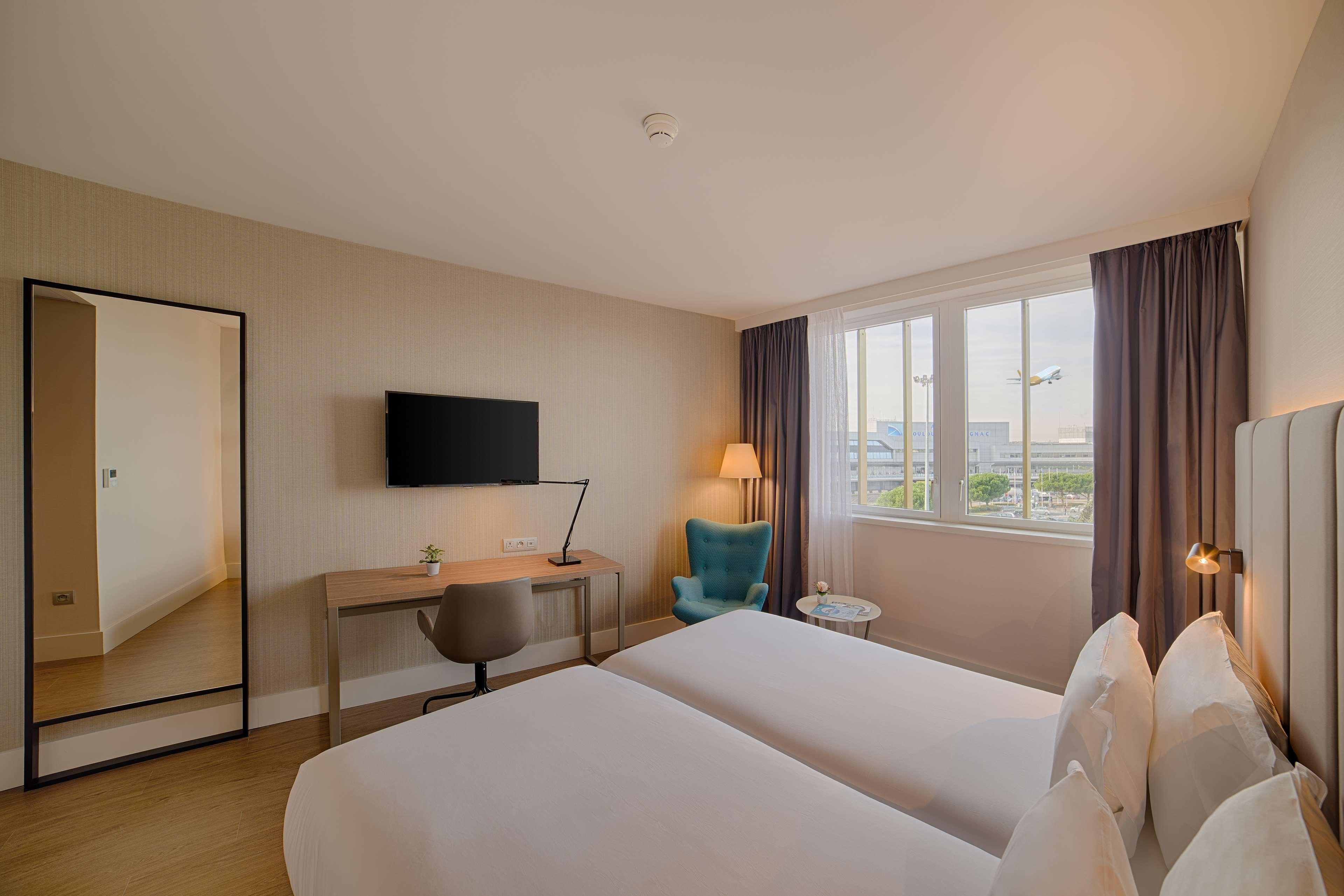 Nh Toulouse Airport Hotel Бланяк Екстериор снимка