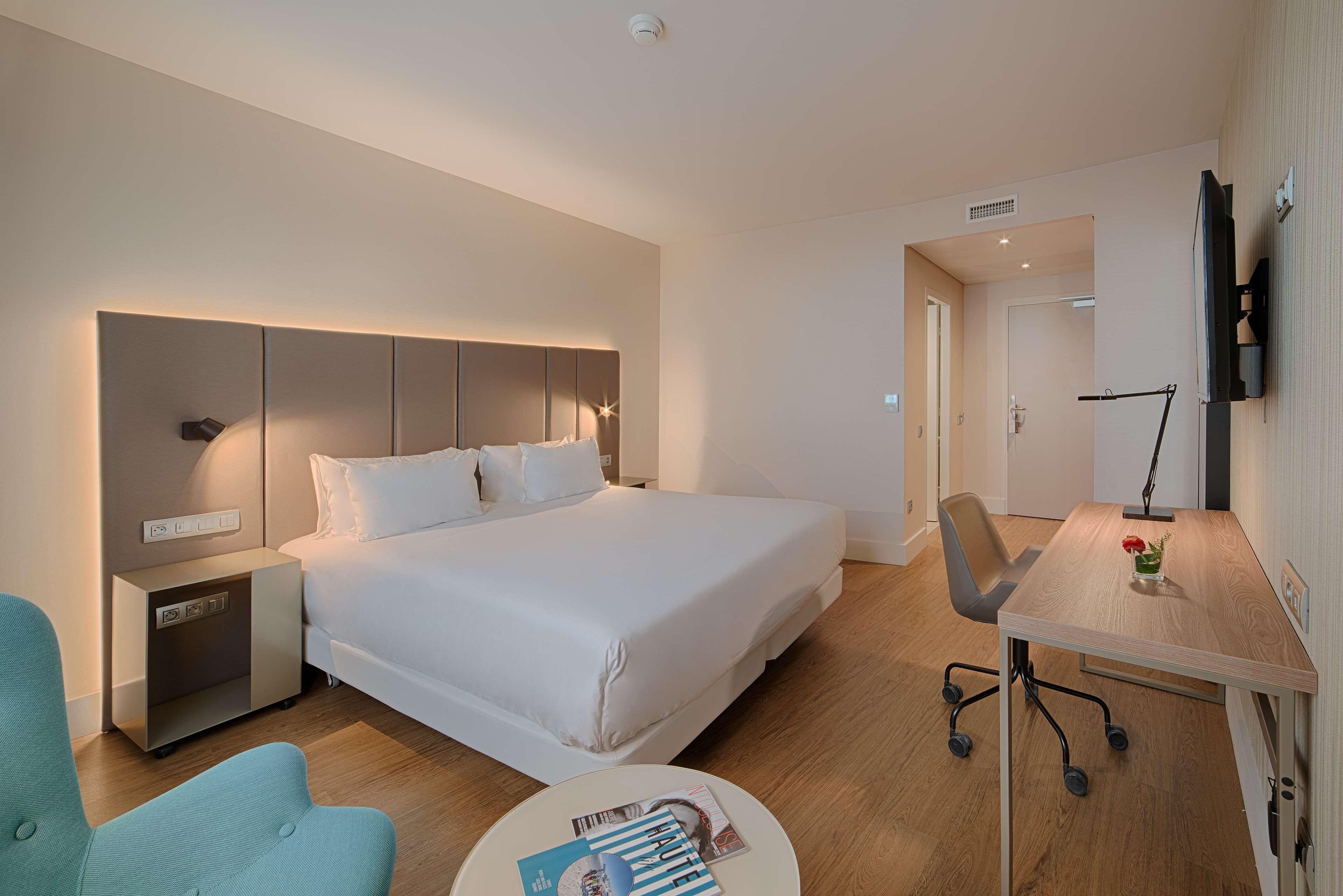 Nh Toulouse Airport Hotel Бланяк Екстериор снимка