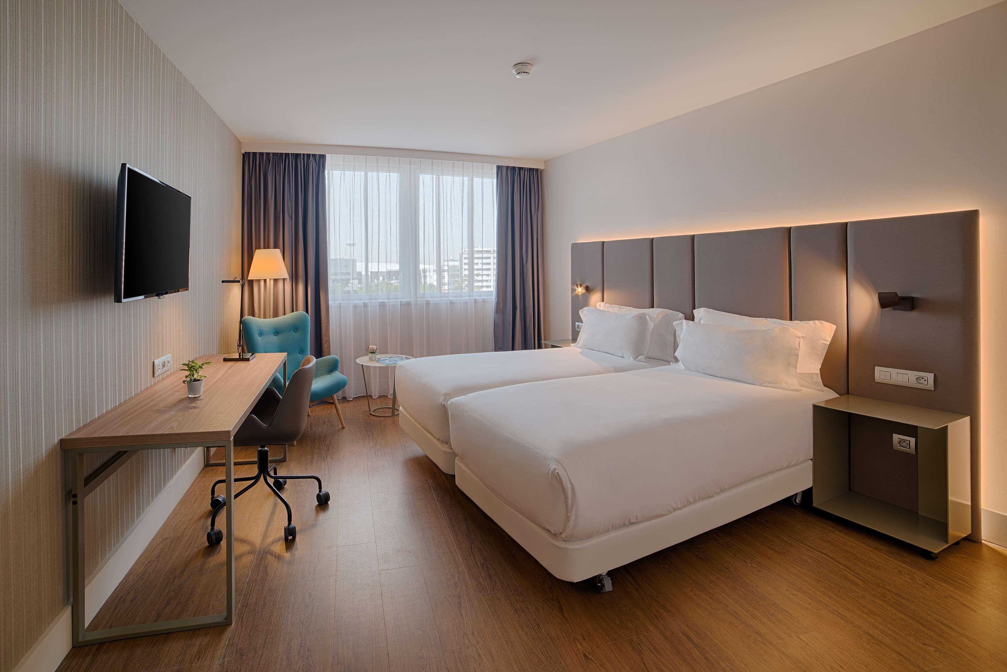 Nh Toulouse Airport Hotel Бланяк Екстериор снимка