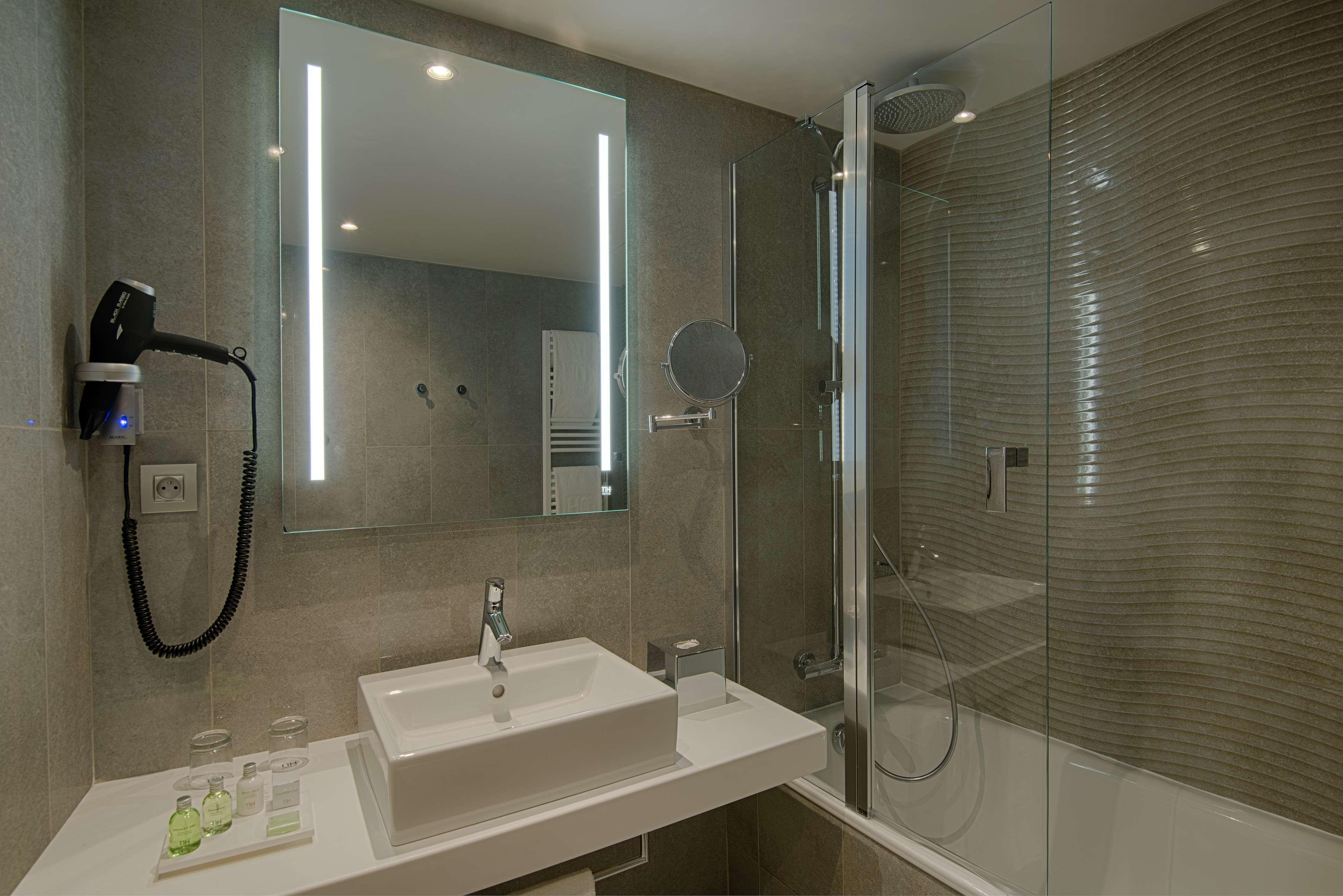 Nh Toulouse Airport Hotel Бланяк Екстериор снимка