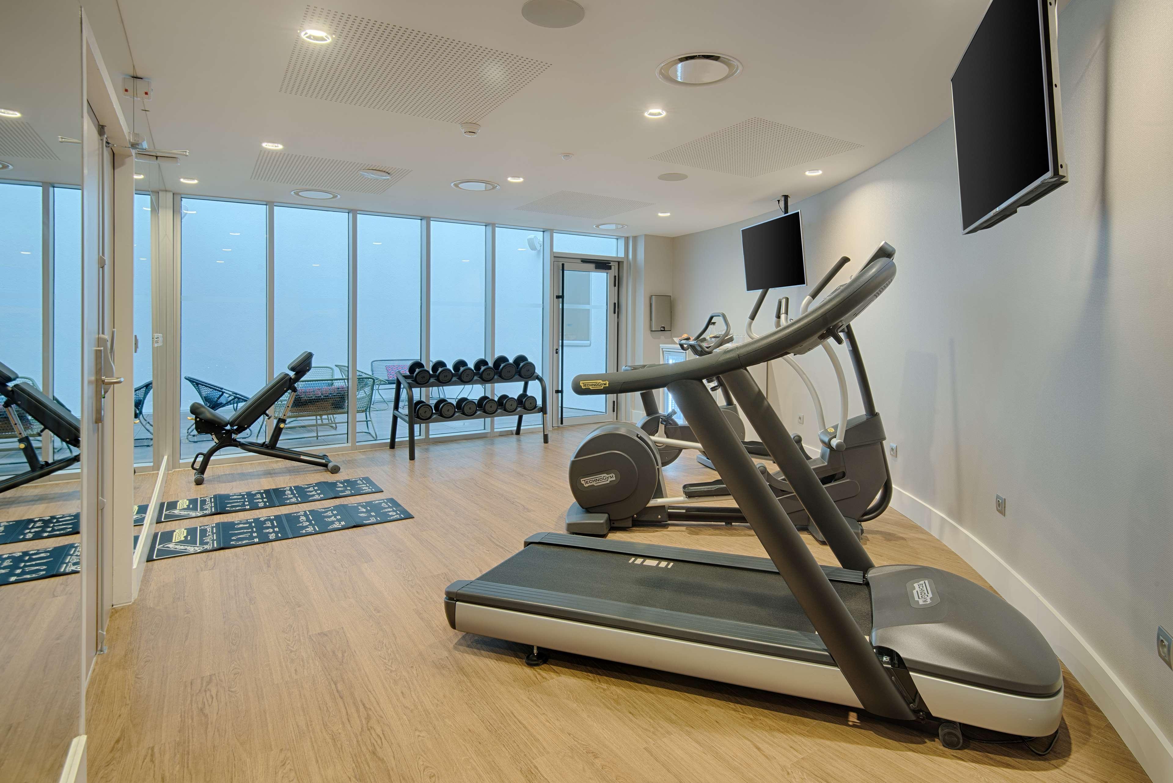 Nh Toulouse Airport Hotel Бланяк Екстериор снимка