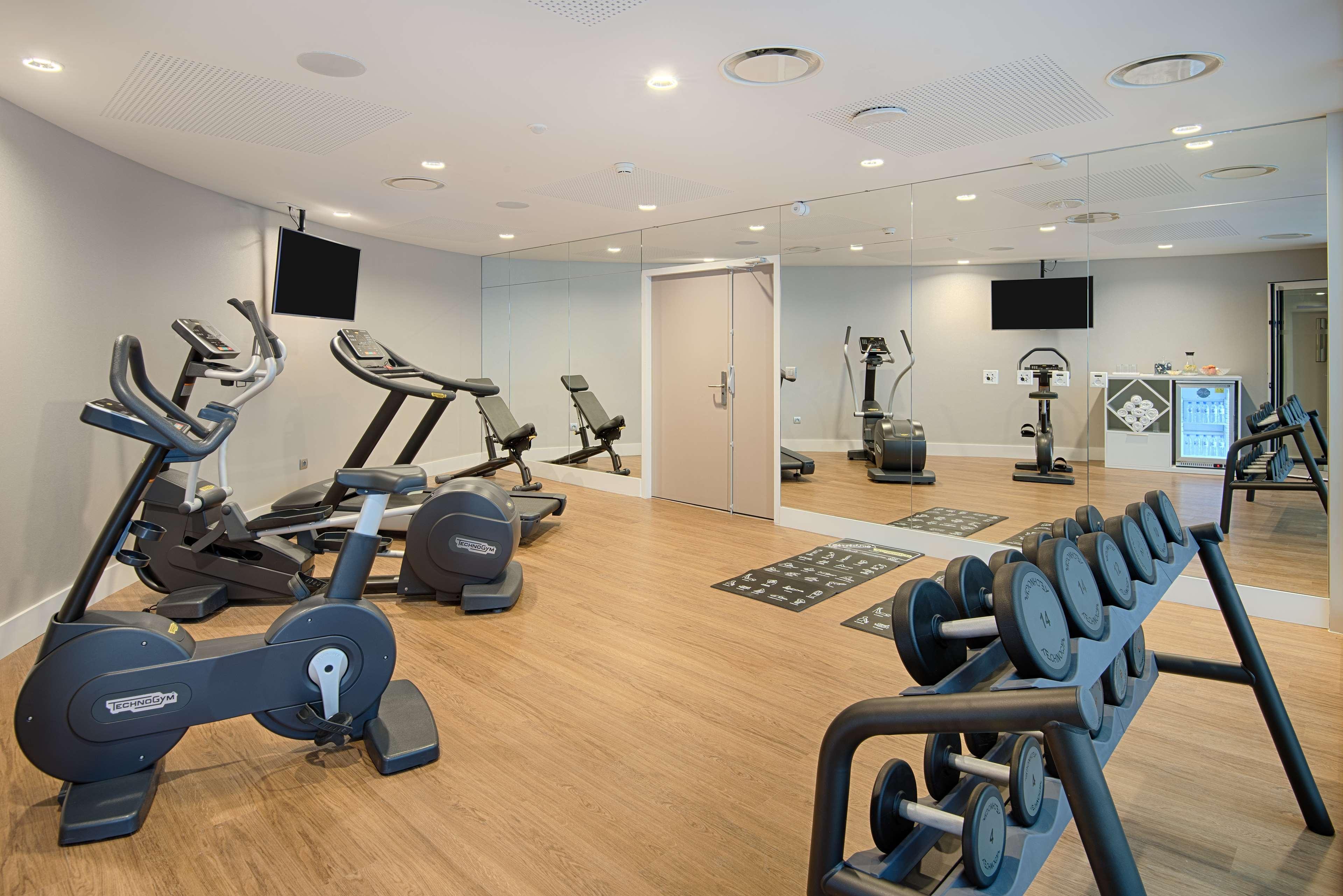 Nh Toulouse Airport Hotel Бланяк Екстериор снимка