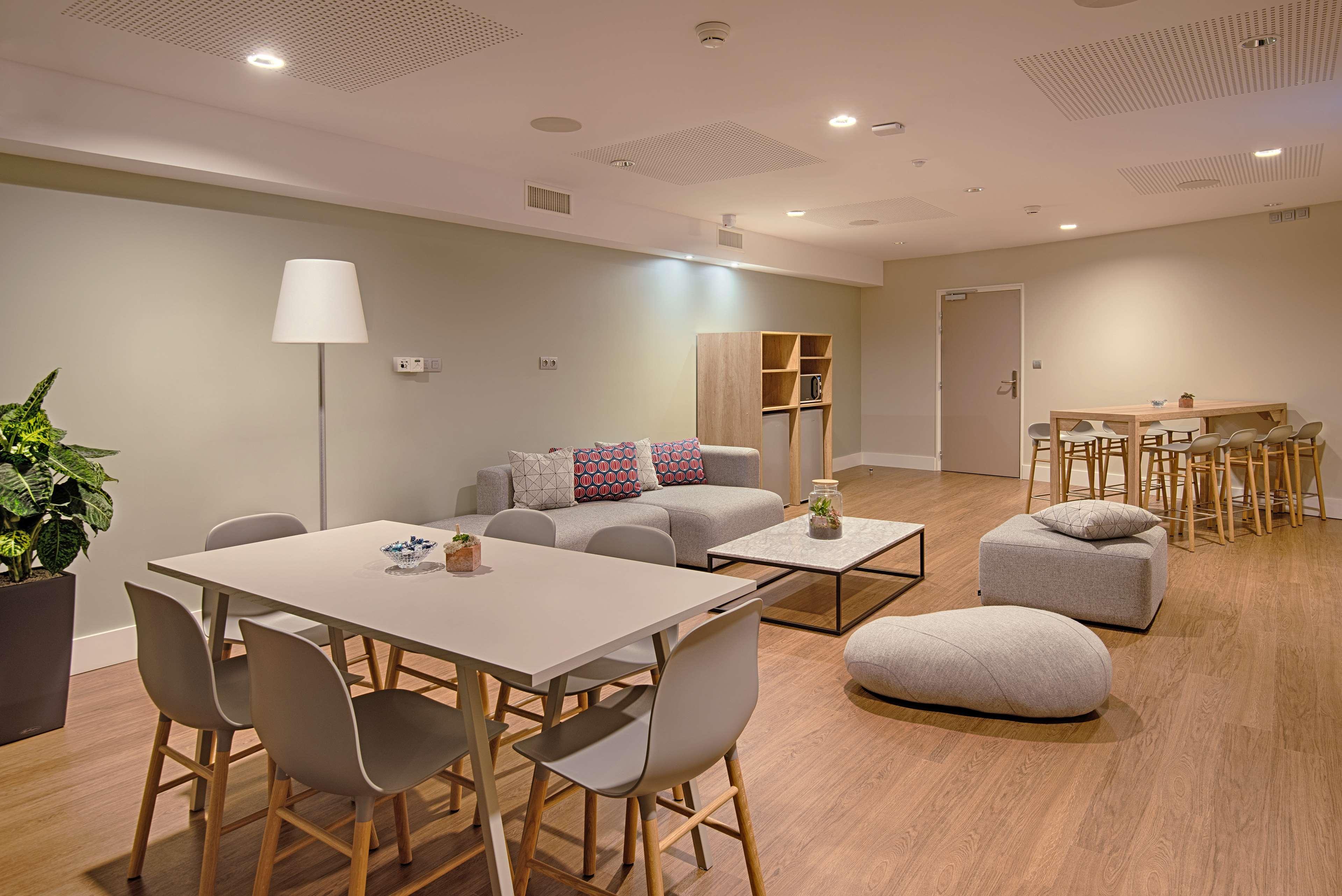 Nh Toulouse Airport Hotel Бланяк Екстериор снимка