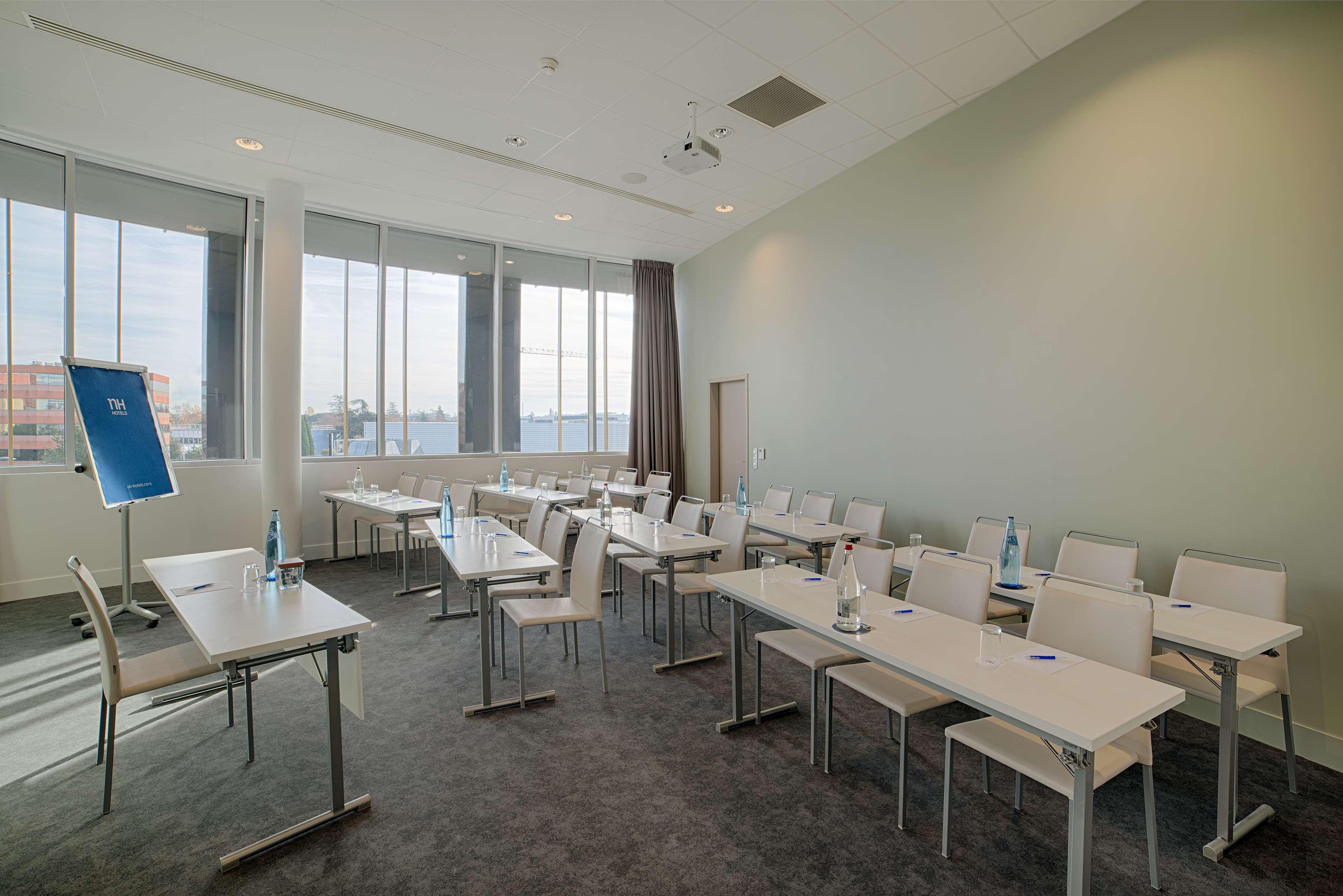 Nh Toulouse Airport Hotel Бланяк Екстериор снимка
