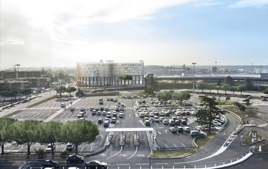 Nh Toulouse Airport Hotel Бланяк Екстериор снимка